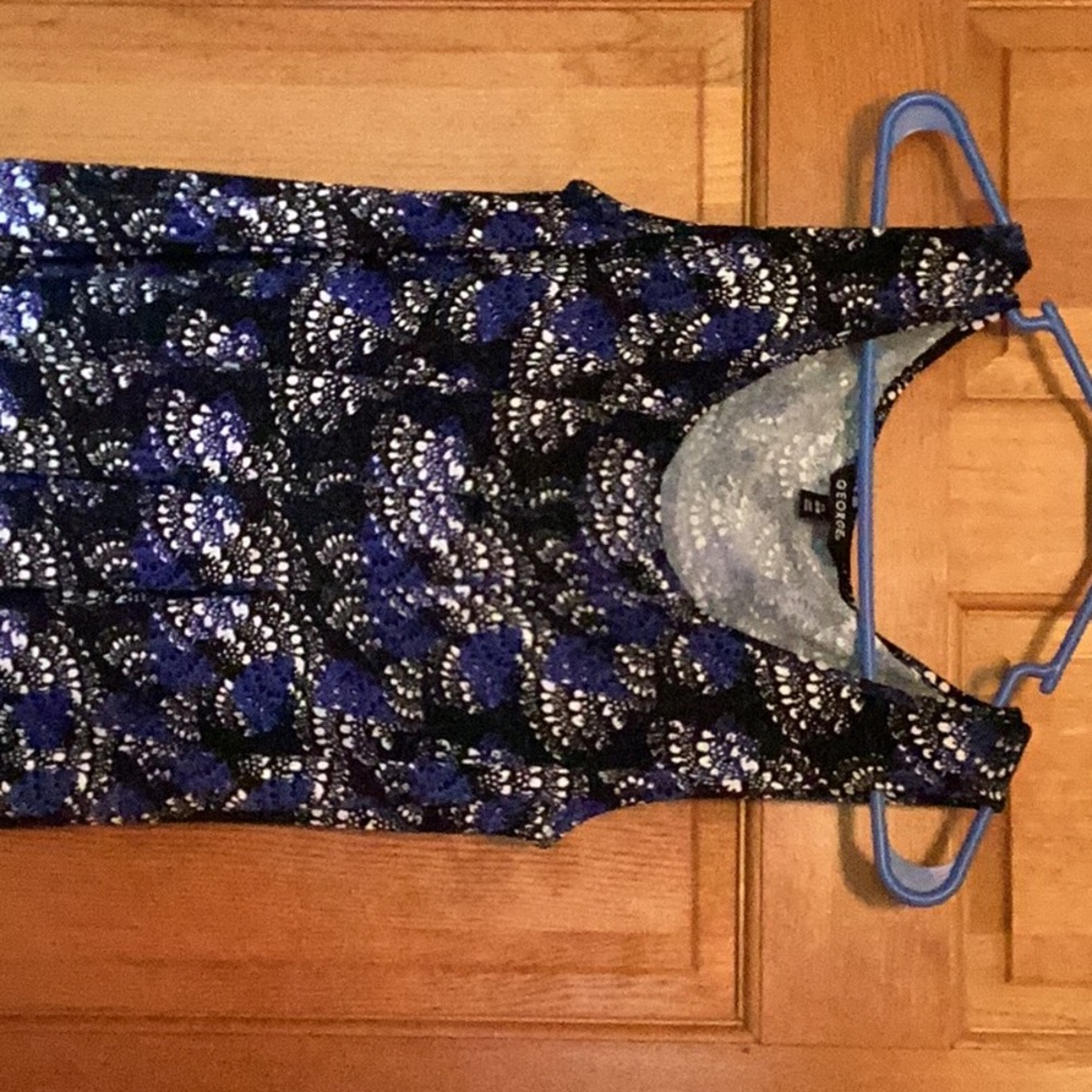 Sleeveless summer dress. 12-14
